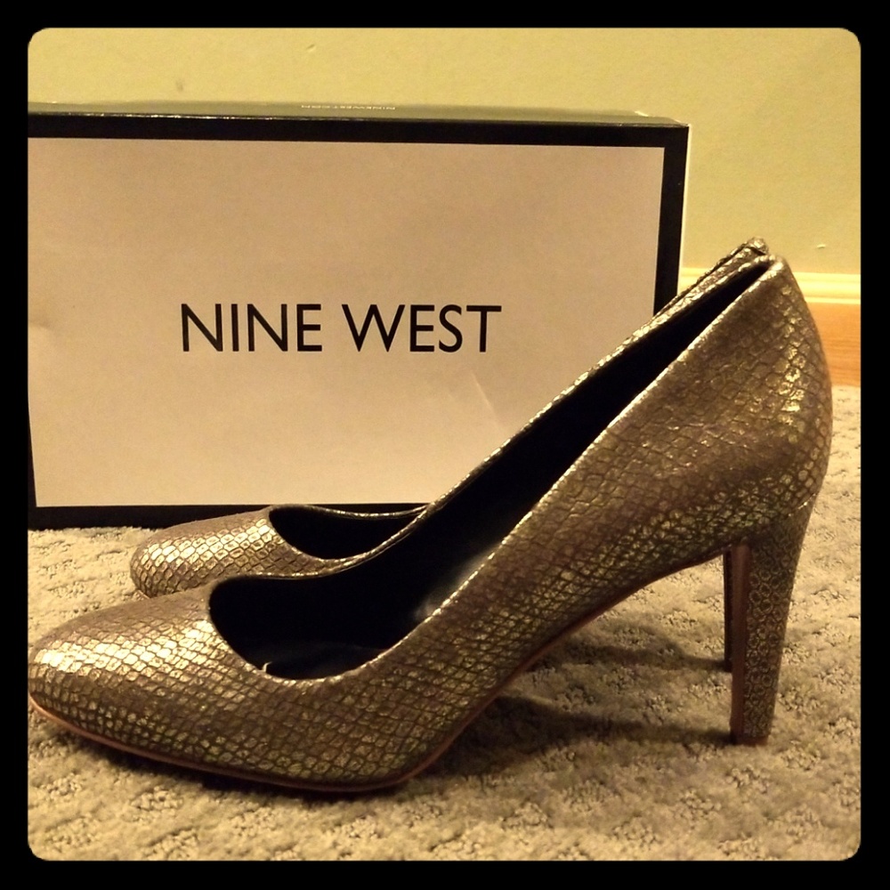 Nine West Handjive Pumps - Gold Python